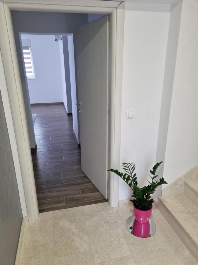 Apartmani Tolj Μακάρσκα Εξωτερικό φωτογραφία