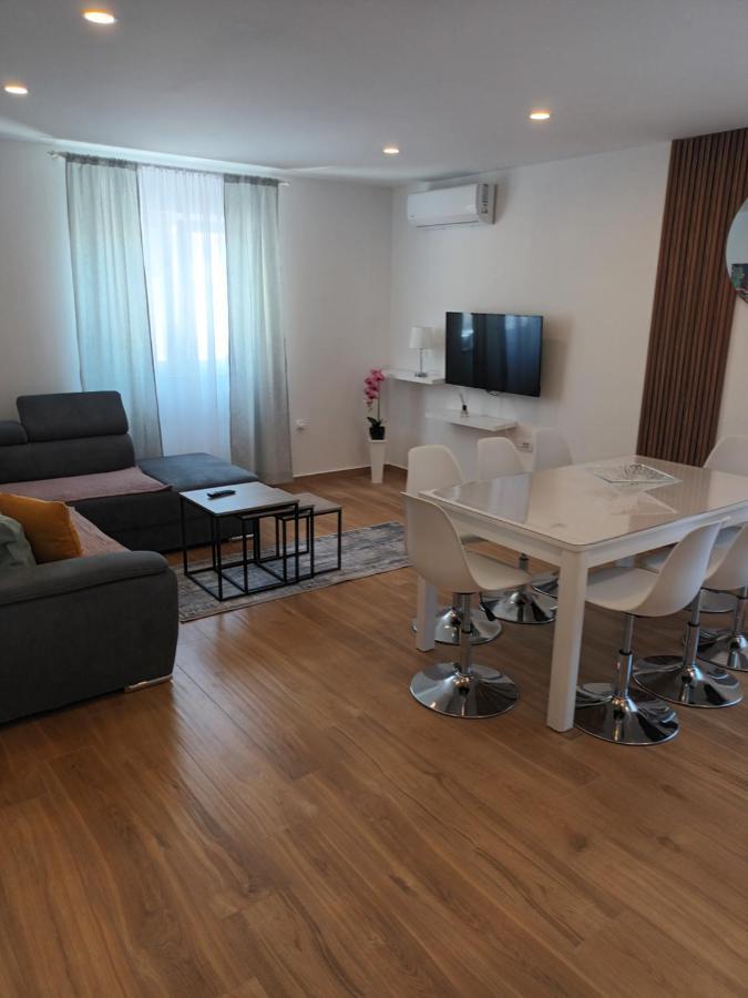 Apartmani Tolj Μακάρσκα Εξωτερικό φωτογραφία